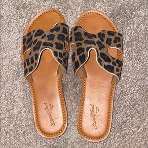 Universal Thread Jenny cheetah print slide sandals